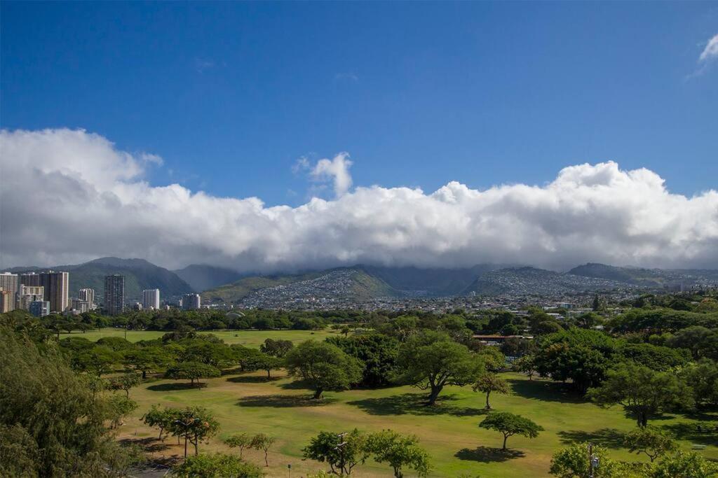 Diamond Head Beach Hotel Honolulu Buitenkant foto