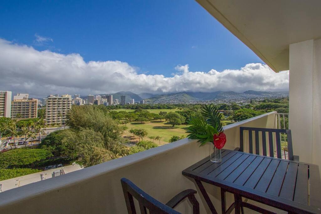 Diamond Head Beach Hotel Honolulu Buitenkant foto